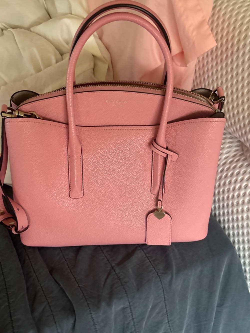 Kate Spade extra large, leather dripping compartment handbag brand new